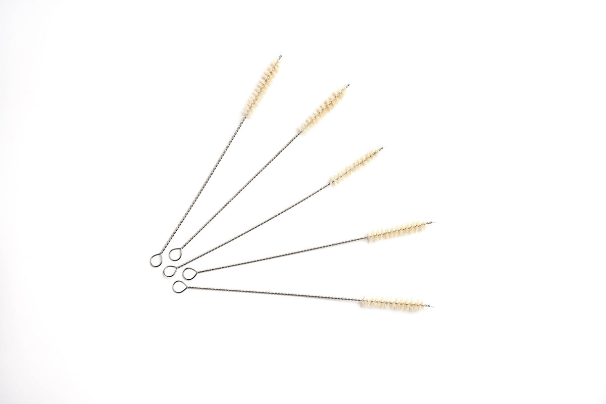 Shuki Agave Fiber Straw Brush with natural bristles and wooden handle, ideal for cleaning or crafting projects.