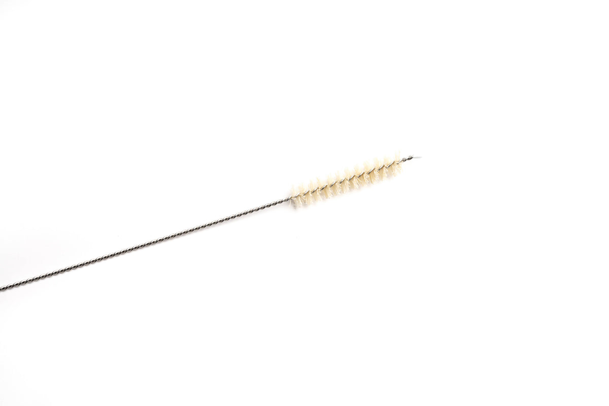 Shuki Agave Fiber Straw Brush with wooden handle, natural bristles, ideal for cleaning or crafting.