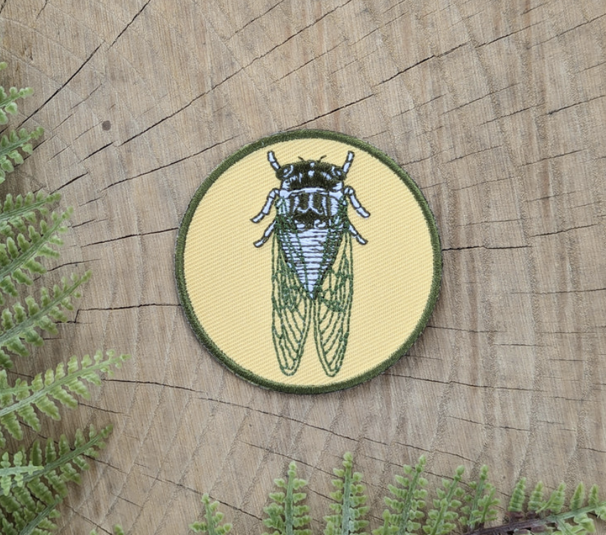 ilikesara patches displayed on a smartphone screen, showcasing colorful fabric patches for clothing and accessories.