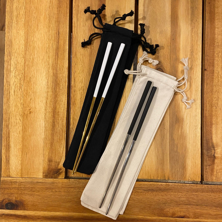 Long cotton travel bag from OTB Refill with compartments for straws and chopsticks, ideal for eco-friendly travel accessories.
